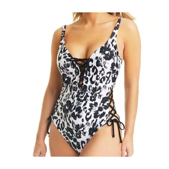 Bar III Women's Heat Wave One Piece Swimsuit Black Printed Lace-Up. Size Small. - Picture 1 of 8